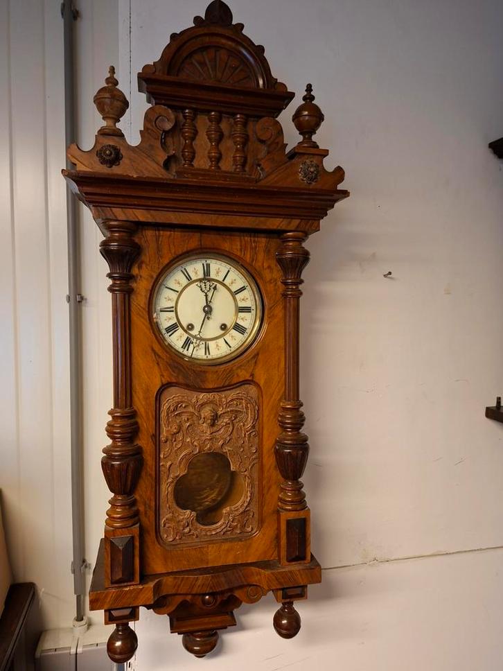 Wortelnoten regulateur met kwartier slag, Antiek en Kunst, Antiek | Klokken, Ophalen of Verzenden