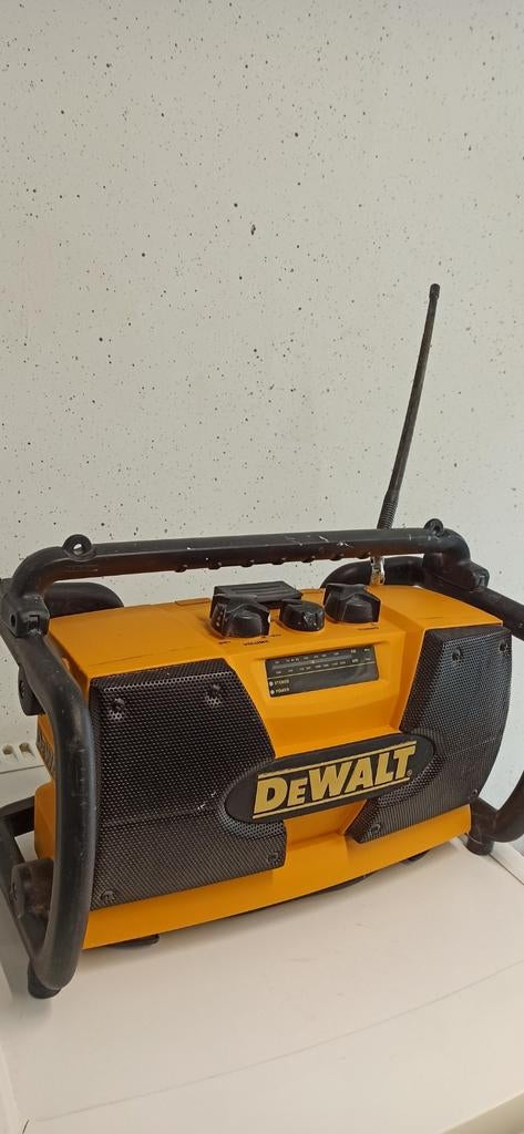 DeWalt Bouwradio met Beschermframe 45€, Audio, Tv en Foto, Radio's, Ophalen, Bouwradio