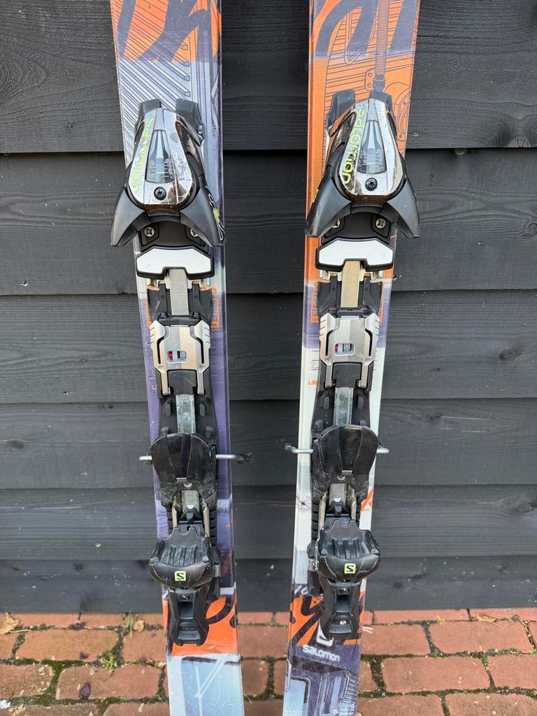 Salomon Twin Tip Ski's - Gewaxt en Klaar voor de Piste!, Sport en Fitness, Skiën en Langlaufen, Gebruikt, Skiën, Ski's, Salomon