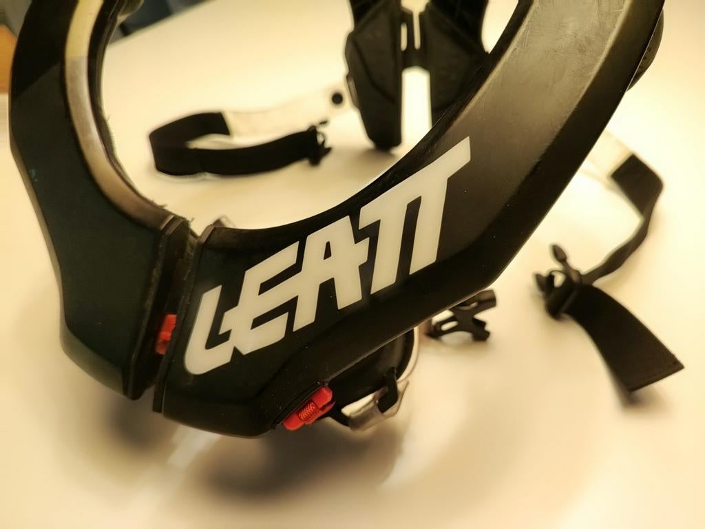 LEATT GPX offroad Neck brace, Ophalen of Verzenden, Tweedehands