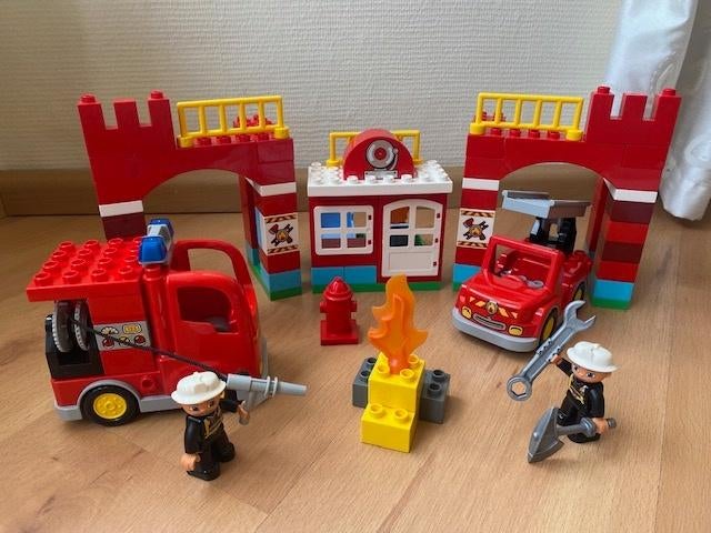 Duplo, brandweerkazerne: brandweer vuur auto, set 10593, Ophalen of Verzenden, Gebruikt, Complete set, Duplo