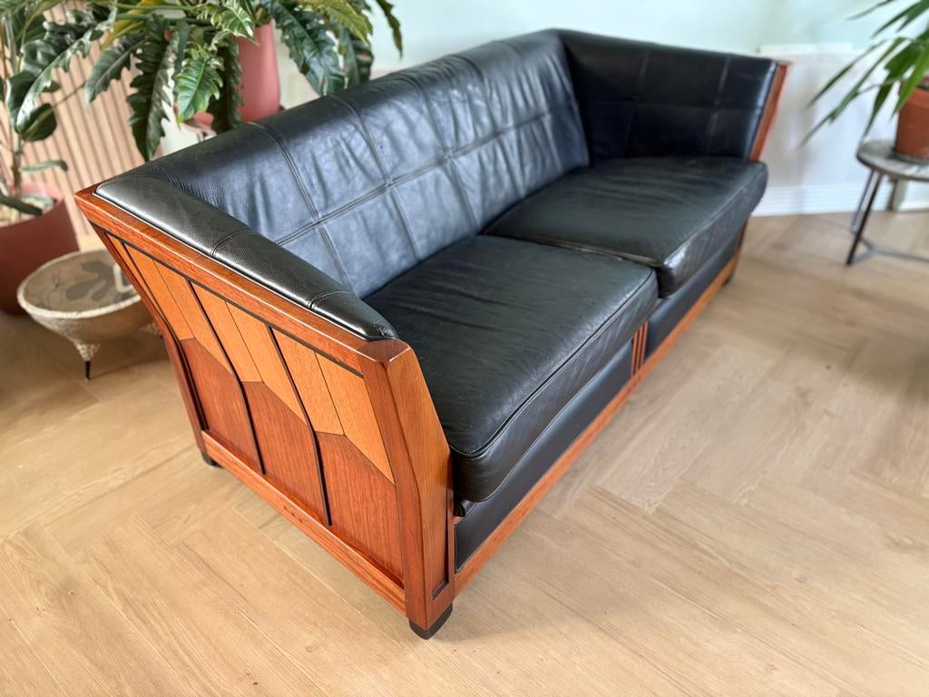 Art deco 2,5-zits bank van Schuitema van leer en hout, Huis en Inrichting, Banken | Bankstellen, Ophalen, Gebruikt, Art deco, 150 tot 200 cm
