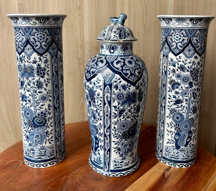 Petrus Regout - De Sphinx - Delft Kast stel - drie delig, Antiek en Kunst, Antiek | Keramiek en Aardewerk, Ophalen of Verzenden