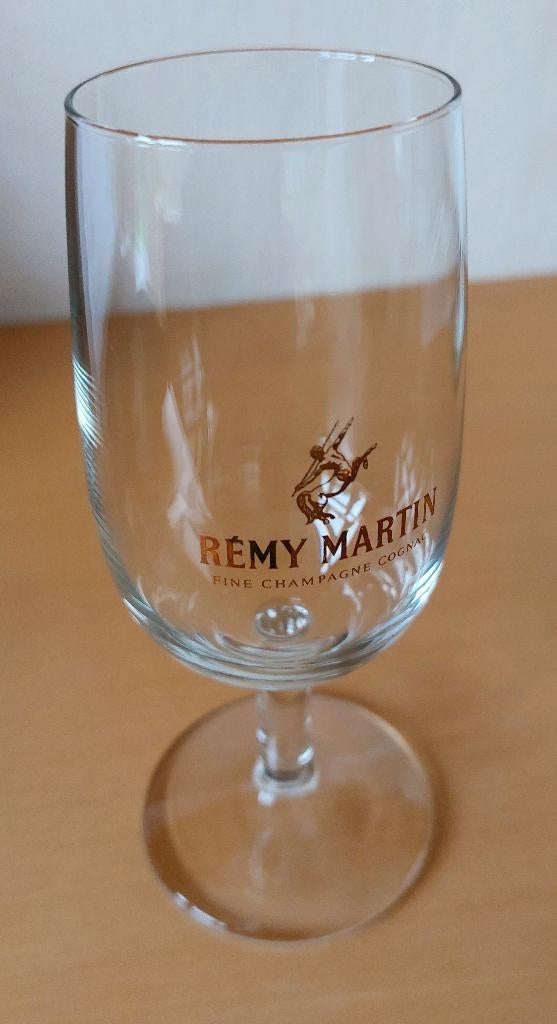 Eén Remy Martin cognacglas - ongebruikt, gaaf, 13,3 cm. hoog, Ophalen, Zo goed als nieuw, Overige typen