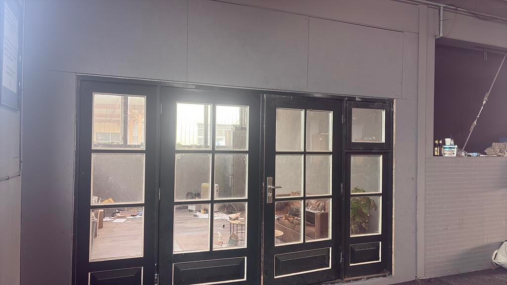 GRATIS Hout en kozijnen en vloeren en balken.