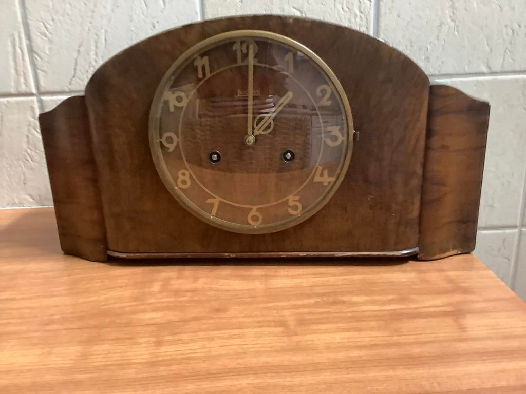 Vintage tafelklok met houten behuizing, Antiek en Kunst, Ophalen