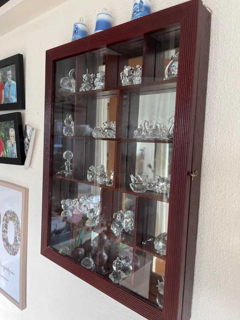 Vitrinekastje met glazen miniatuur beestjes - 21x31 cm, Huis en Inrichting, Kasten | Vitrinekasten, Ophalen, Met plank(en), Minder dan 50 cm