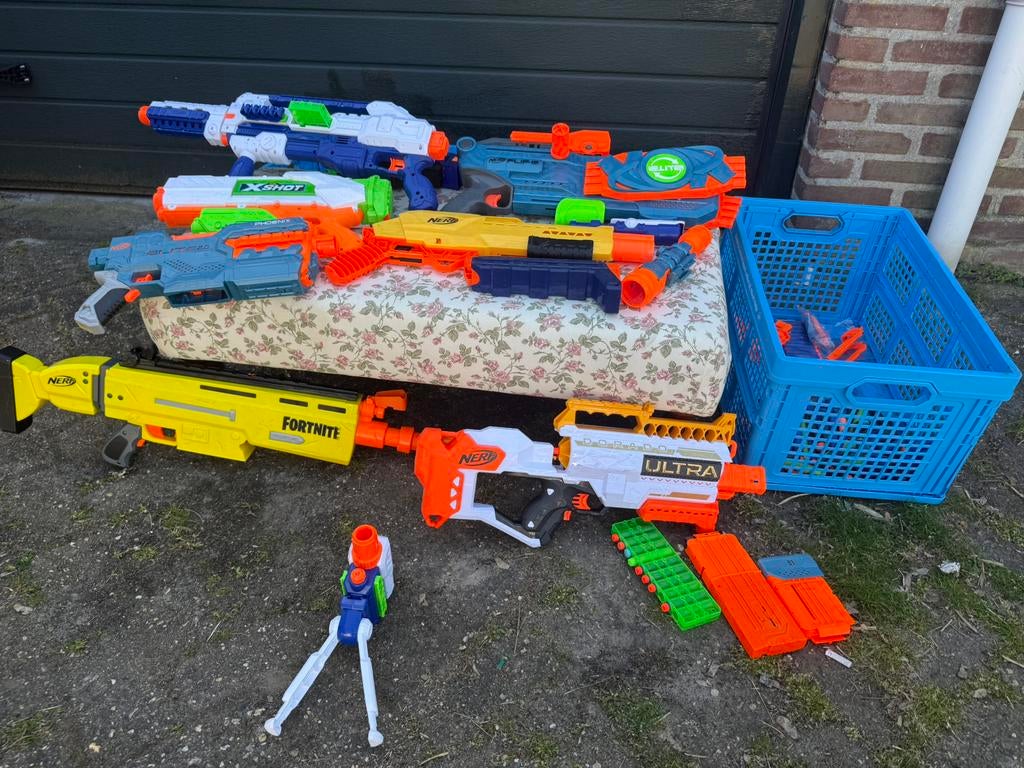 Nerf collectie inc 100+pijltjes, Ophalen of Verzenden, Zo goed als nieuw