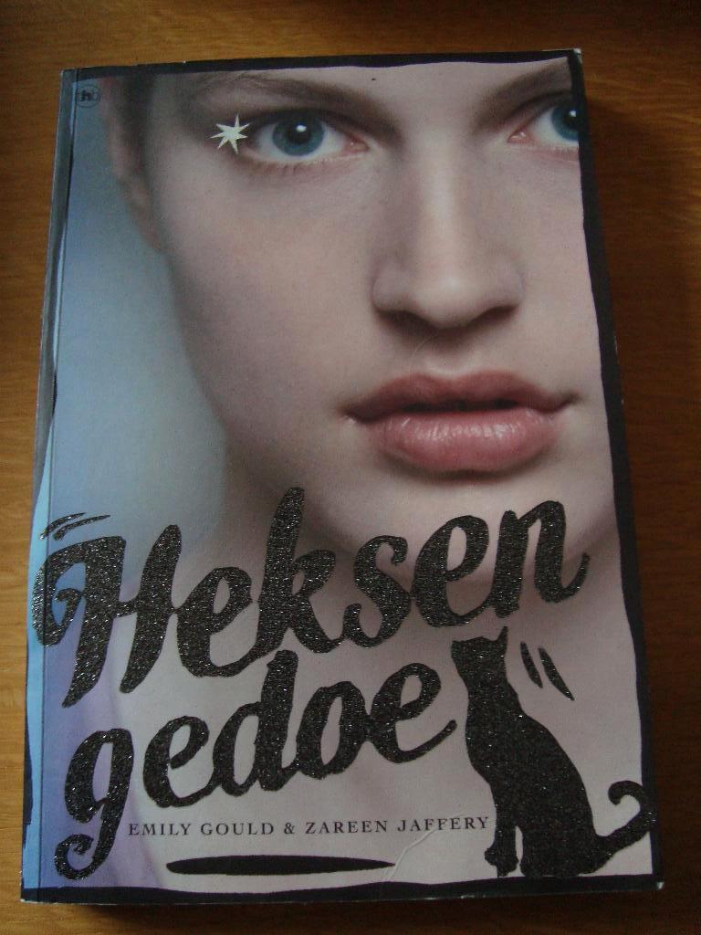 Heksen gedoe, Ophalen of Verzenden, Zo goed als nieuw