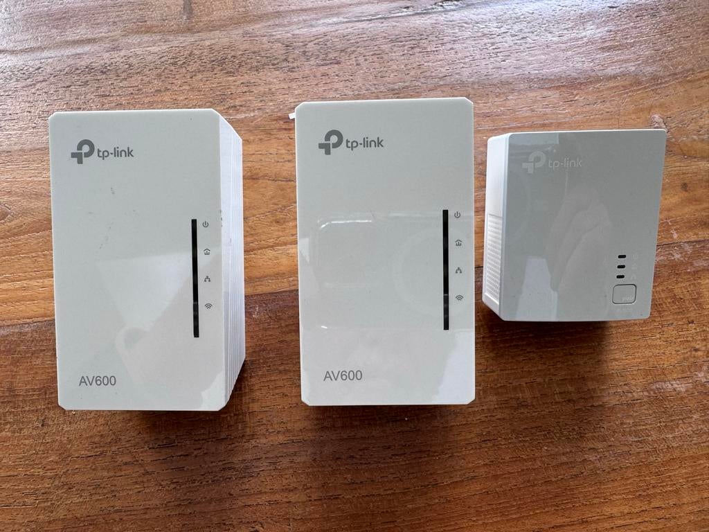 TP-Link AV600 powerline adapters met extra unit, Computers en Software, Routers en Modems, Zo goed als nieuw, Router, Ophalen