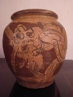 Antieke Chinese aardewerken pot met reliëfdecoratie, Antiek en Kunst, Ophalen of Verzenden