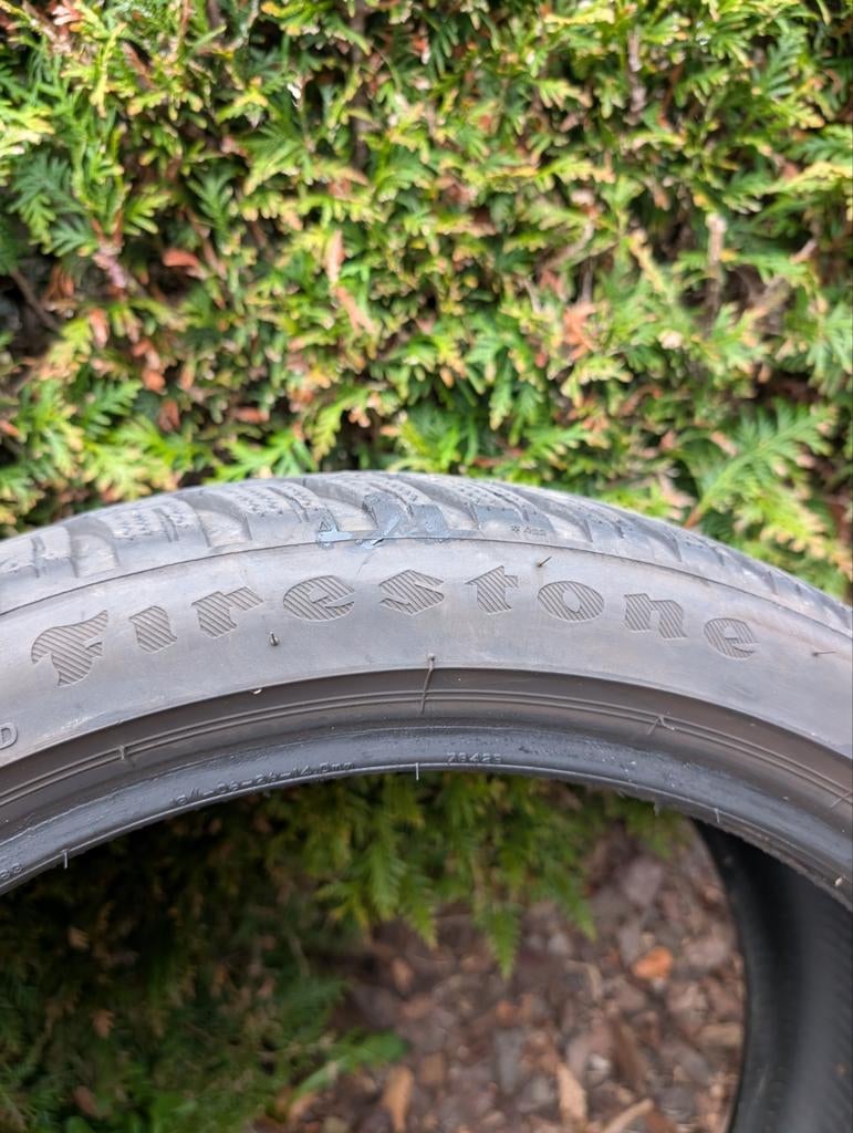 Gebruikte banden Corolla 225/40 R18 en Yaris 175/65 R15, Auto-onderdelen, Banden en Velgen, Ophalen, Zomerbanden, Band(en)