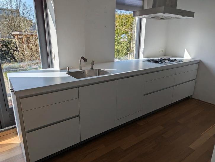 Mooie Bulthaup B1 keuken, Huis en Inrichting, Keuken | Complete keukens, Gebruikt, Dubbelwandige keuken, Wit, Kunststof, Greeploos