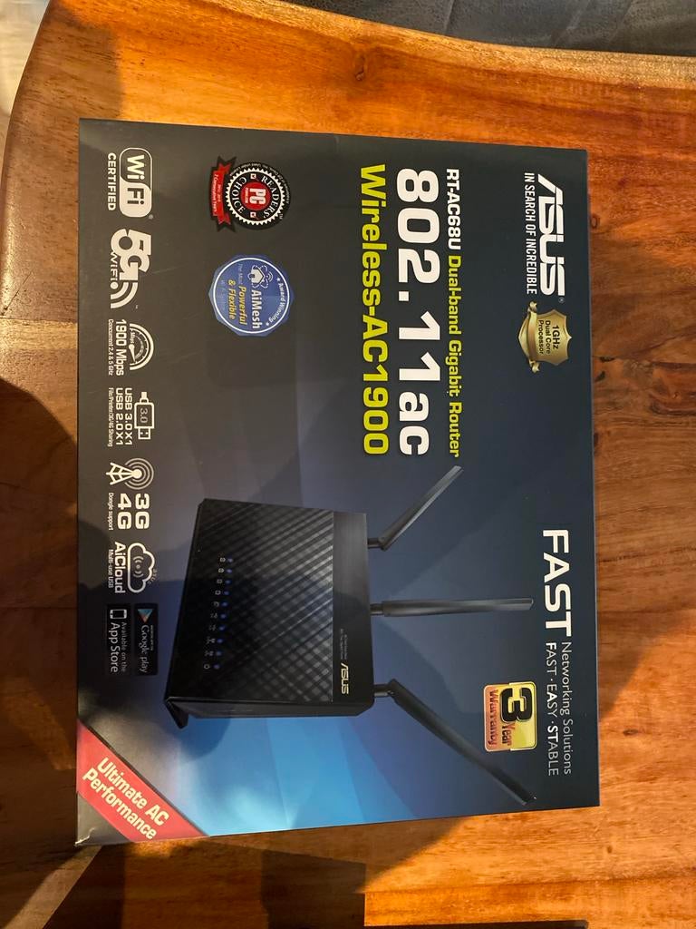 ASUS RT-AC68U Dual-band Gigabit Router, Computers en Software, Routers en Modems, Ophalen of Verzenden, Gebruikt, Router