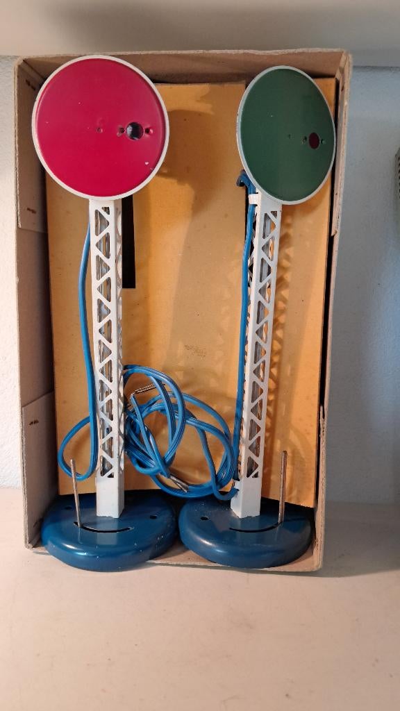 Spoor 0 Hornby 2 seinpalen + originele doos met verlichting, Ophalen of Verzenden