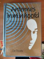 Antennes in mijn hoofd, Boeken, Ophalen of Verzenden, Gelezen, Achtergrond en Informatie
