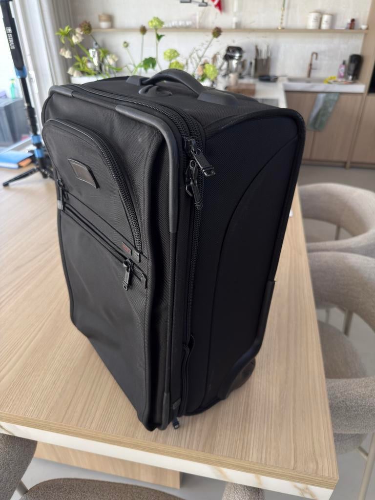 Tumi Alpha carry on cabine suitcase, Wieltjes, Hard kunststof, Minder dan 50 cm, Ophalen of Verzenden