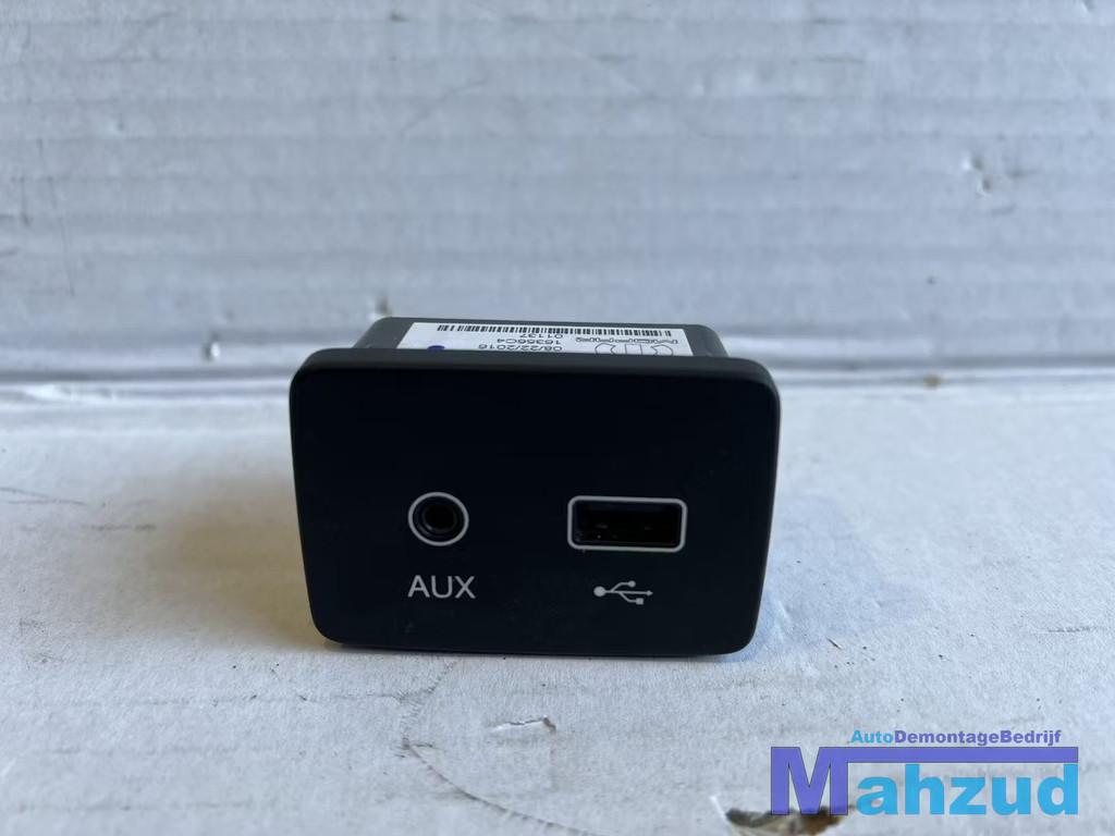 FIAT TIPO hatckback aux usb 7356608750 2016+, Gebruikt, Stellantis Europe S.p.A., Ophalen of Verzenden, Info@stellantis.com