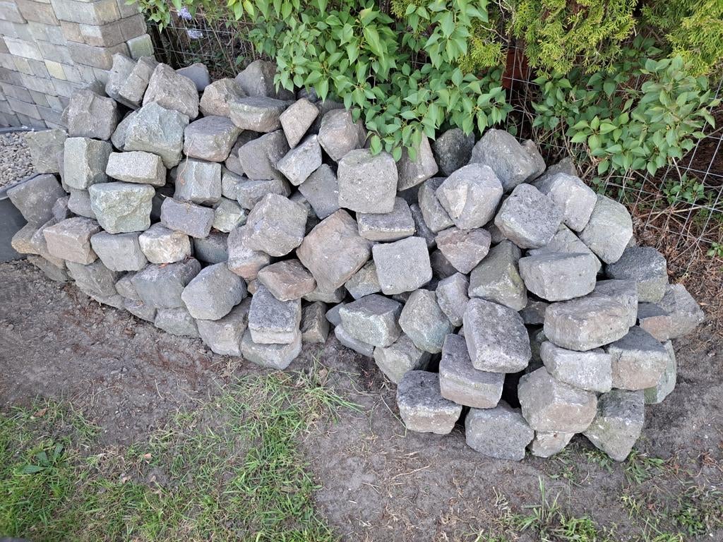 Basalt blokken voor tuin of oprit, Tuin en Terras, Grind, Keien en Split, Gebruikt, Graniet, Ophalen of Verzenden, Kei
