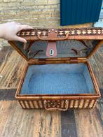 Rieten rotan picknickmand, Hobby en Vrije tijd, Picknickmanden, Ophalen, Zo goed als nieuw, Zonder inhoud