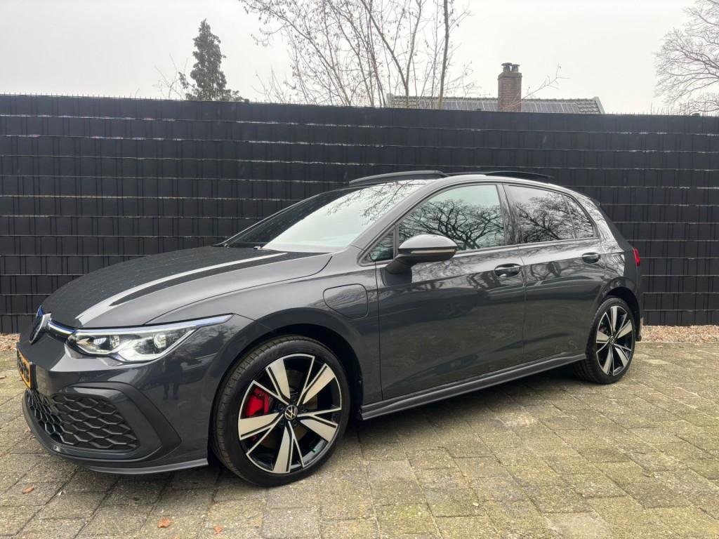 Volkswagen GOLF 1.4 EHYBRID GTE** NEDAUTO!//PANODAK//HEADUP/, Auto's, Huisgarantie, 4 cilinders, USB, 1524 kg
