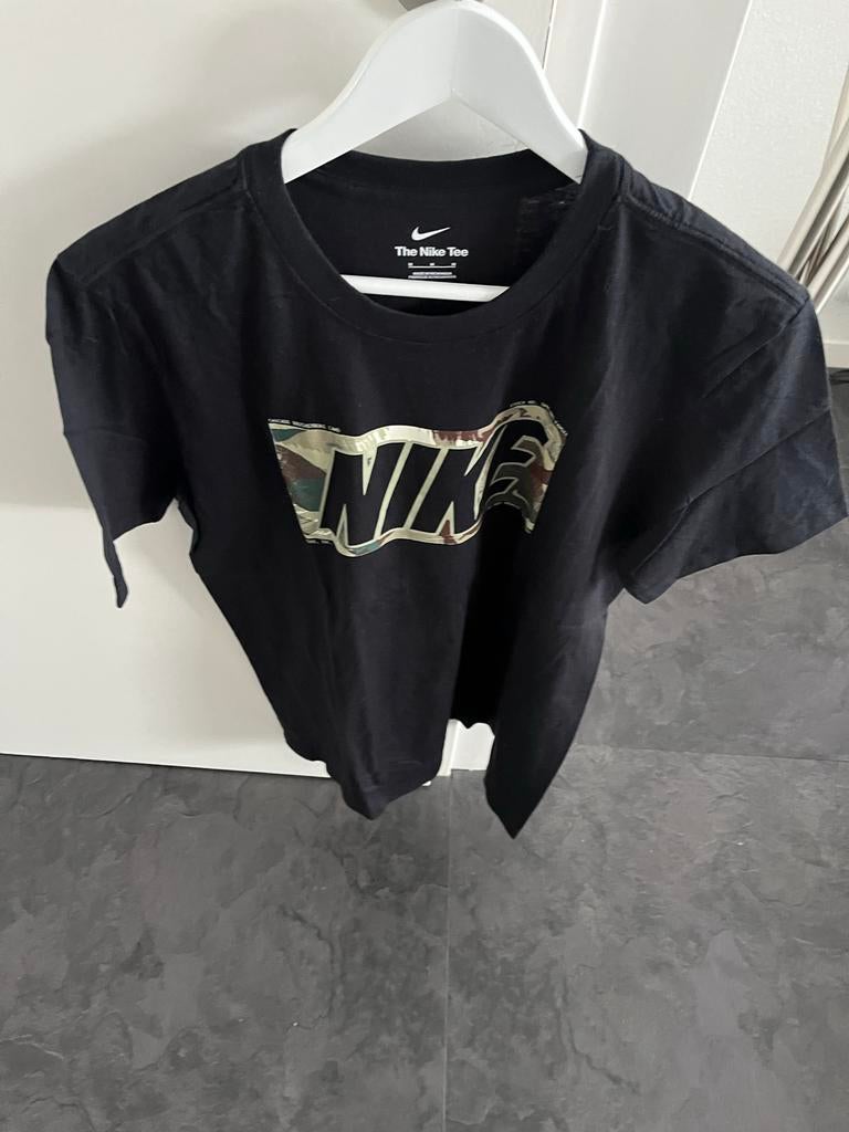 Nike dames t-shirts maat M zo goed als nieuw, Ophalen, Zo goed als nieuw, Maat 38/40 (M), Korte mouw