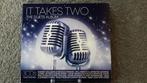 CD box It Takes Two - The Duets Album, Ophalen of Verzenden, Zo goed als nieuw, Pop, Boxset