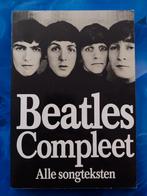 boek BEATLES - Beatles compleet- alle songteksten, Boeken, Ophalen of Verzenden, Gelezen, Artiest