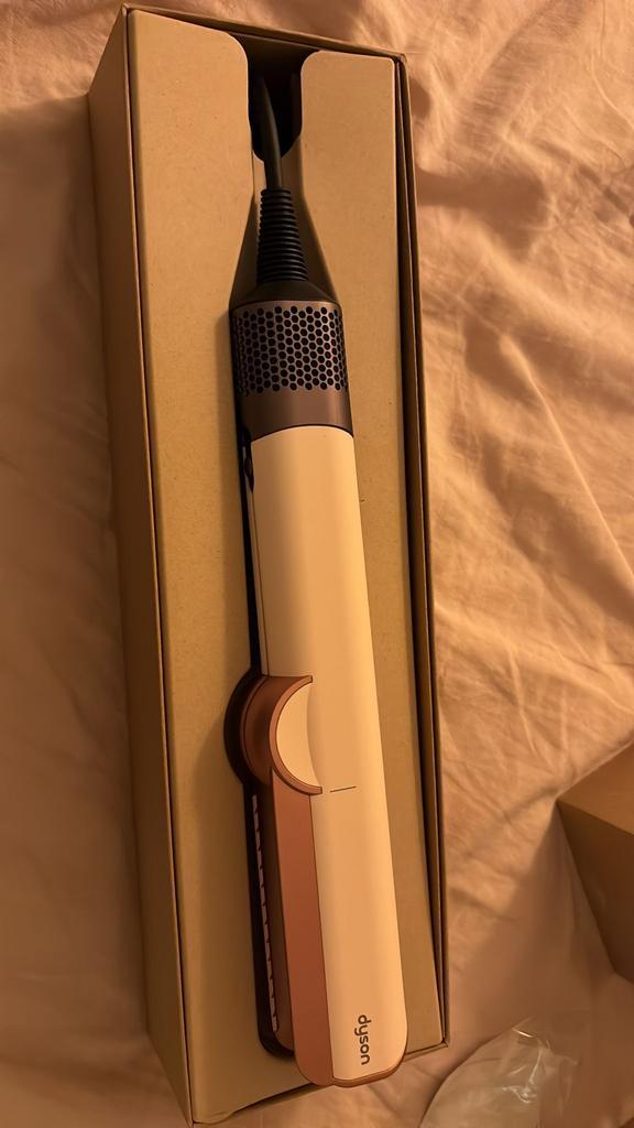 Dyson Airstrait stijltang ceramic pink/rose gold, Sieraden, Tassen en Uiterlijk, Uiterlijk | Haarverzorging, Zo goed als nieuw