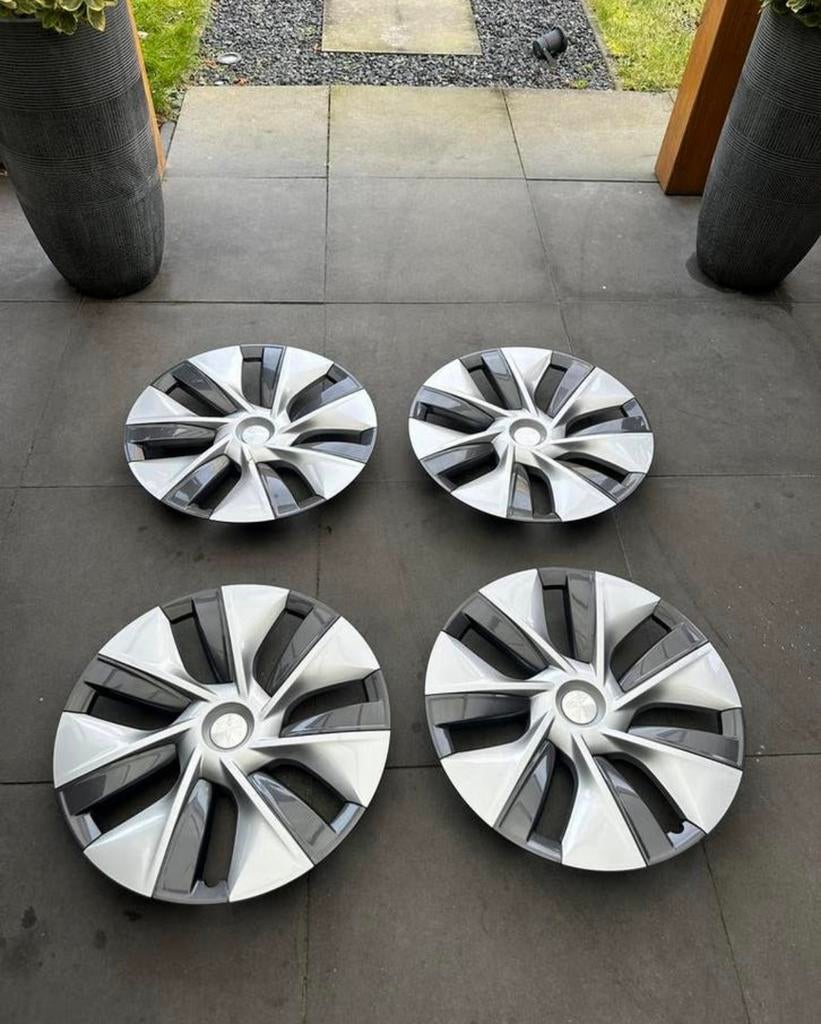 Helix 19 inch wieldoppen Tesla Model Y, Auto diversen, Wieldoppen, Ophalen of Verzenden, Zo goed als nieuw
