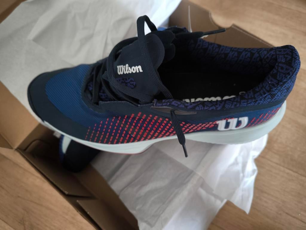 Nieuwe Wilson Sportschoenen Heren Maat 46 in originele doos, Kleding | Heren, Schoenen, Blauw, Sportschoenen, Nieuw, Ophalen of Verzenden