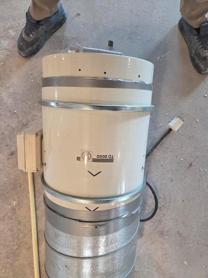 S&P Buisventilator TD 2000 met Stork Air schakelaar, Doe-het-zelf en Verbouw, Ventilatie en Afzuiging, Gebruikt, Ventilator en Afzuiger