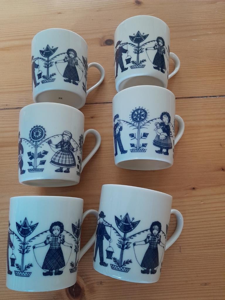Seltmann weiden bavaria 6 kopjes klederdracht blauw, Ophalen of Verzenden, Zo goed als nieuw, Porselein, Kop en/of schotel