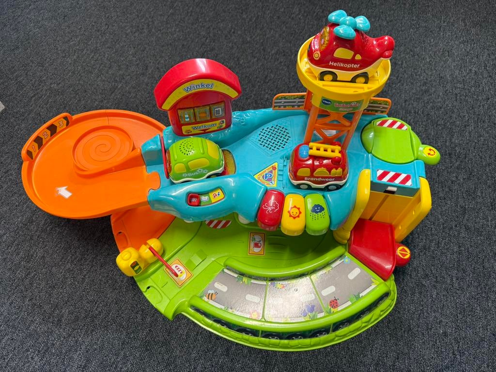 Toet toet auto garage, ambulance en wegdelen, Ophalen, Gebruikt, 2 tot 4 jaar