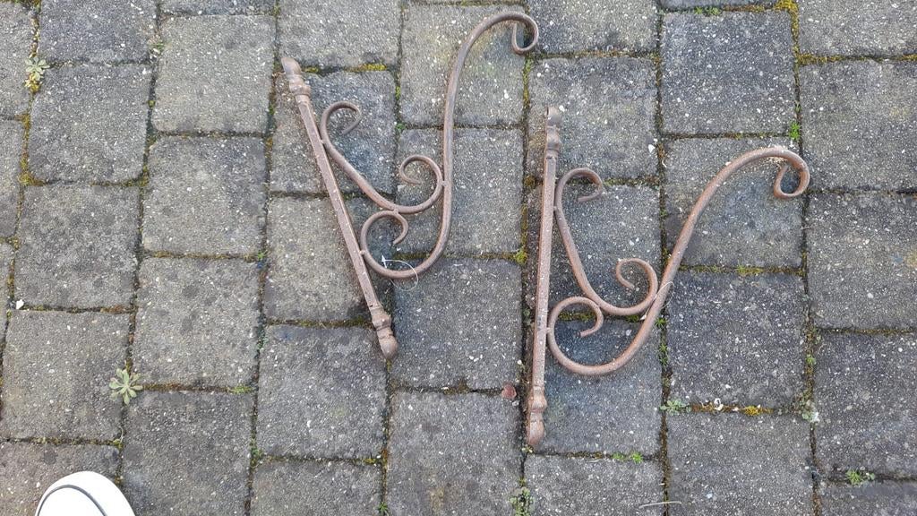 Set van 2 sierlijke smeedijzeren plantenhangers, Ophalen of Verzenden