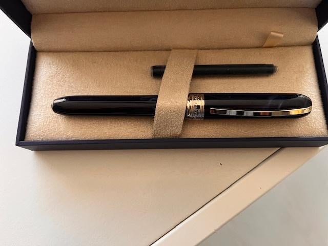 VISCONTI Fountain Vulpen Ltd Edition, Verzamelen, Pennenverzamelingen, Ophalen of Verzenden, Zo goed als nieuw, Vulpen, Overige merken