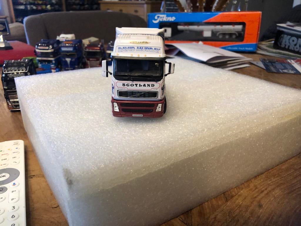 VOLVO 6x4      dubbelv aangedreven   TREKKER, Ophalen of Verzenden, Bus of Vrachtwagen