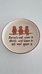 Vlieguut bordje met spreuk ▪︎ Vlieg-uut ▪︎ Soest, Antiek en Kunst, Antiek | Wandborden en Tegels, Ophalen of Verzenden