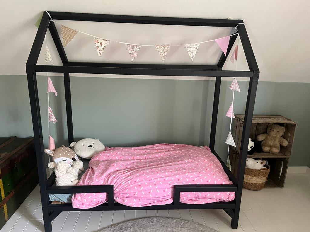 Bedhuisje 160x80 plus matras, Kinderen en Baby's, Kinderkamer | Bedden, Ophalen, 70 tot 85 cm, Zo goed als nieuw, Matras