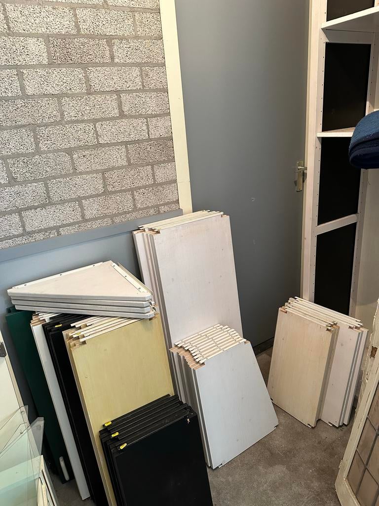 Grote partij gebruikte Lundia: schappen, deuren, staanders, Gebruikt, 200 cm of meer, Ophalen of Verzenden, Met lade(s)