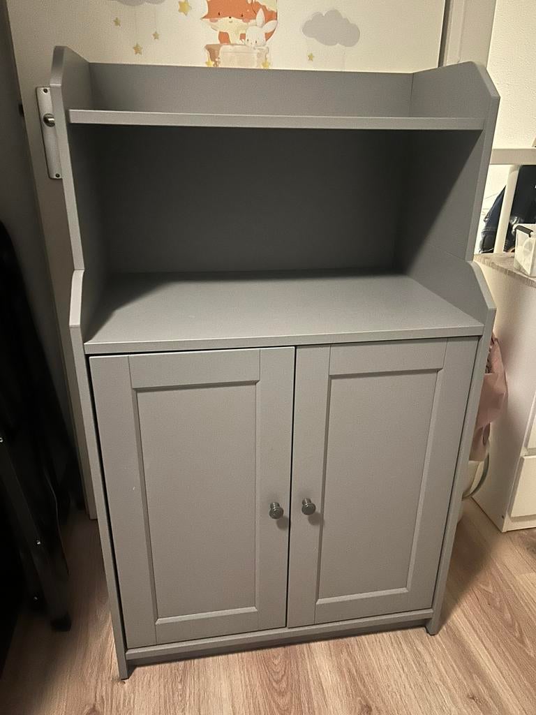 Mooie grijze Kast HAUGA van Ikea, Ophalen, Zo goed als nieuw