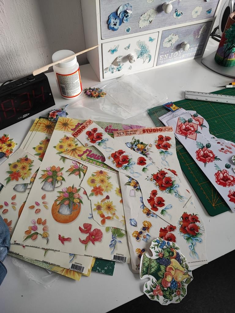 Gevraagd knipvellen 3d kaarten tbv goed doel, Hobby en Vrije tijd, Kaarten | Zelf maken, Ophalen of Verzenden, Knipvel