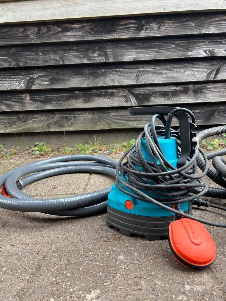 Gardena waterpomp met slangenset - Ideaal voor tuin, Tuin en Terras, Waterpompen, Gebruikt, Elektrisch, Besproeiingspomp, Ophalen