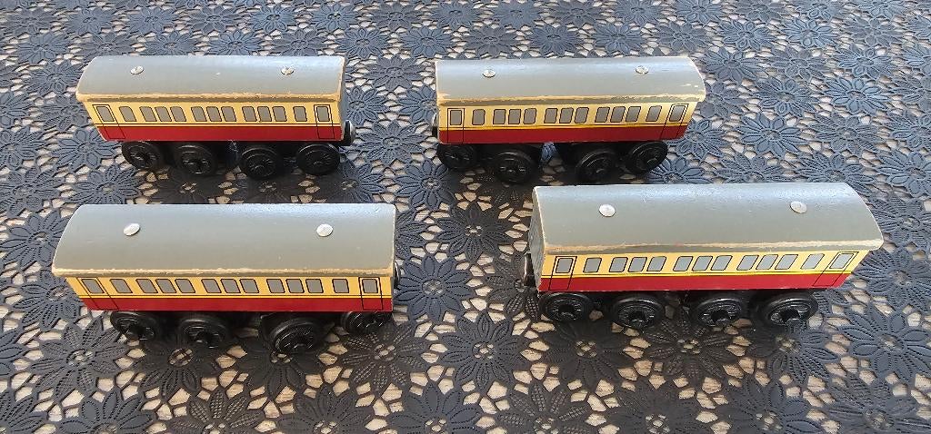 Thomas de trein Houten express wagonnen, Kinderen en Baby's, Speelgoed | Thomas de Trein, Ophalen of Verzenden, Zo goed als nieuw
