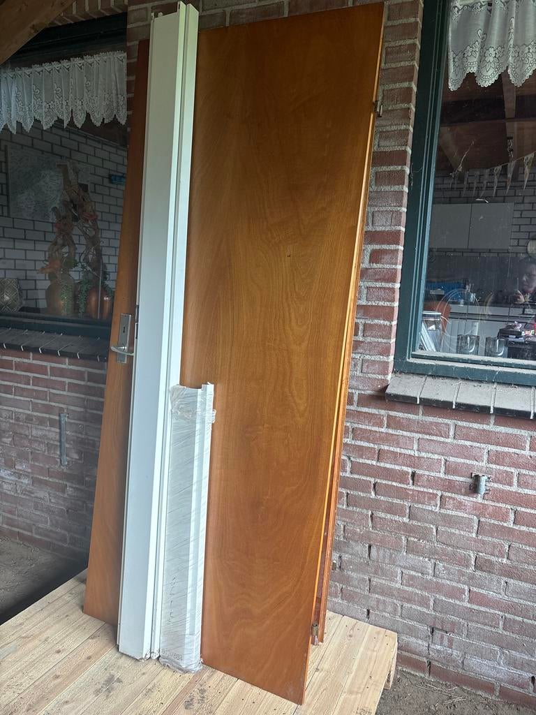 Kozijn met 1 branddeur en 2 oude deuren, Doe-het-zelf en Verbouw, Deuren en Horren, Ophalen, Gebruikt, 80 tot 100 cm, Binnendeur