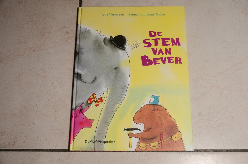 De stem van Bever / Henna Goudzand Nahar Jeska Verstegen, Ophalen of Verzenden, Zo goed als nieuw, Fictie algemeen, Voorleesboek