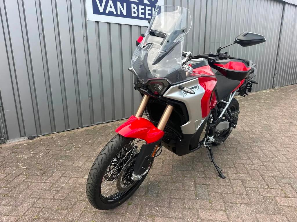 MV Agusta All-Road LXP Enduro Veloce € 16.750,00, Motoren, Motoren | MV Agusta, Traction Control, Bedrijf, Meer dan 35 kW, 934 cc