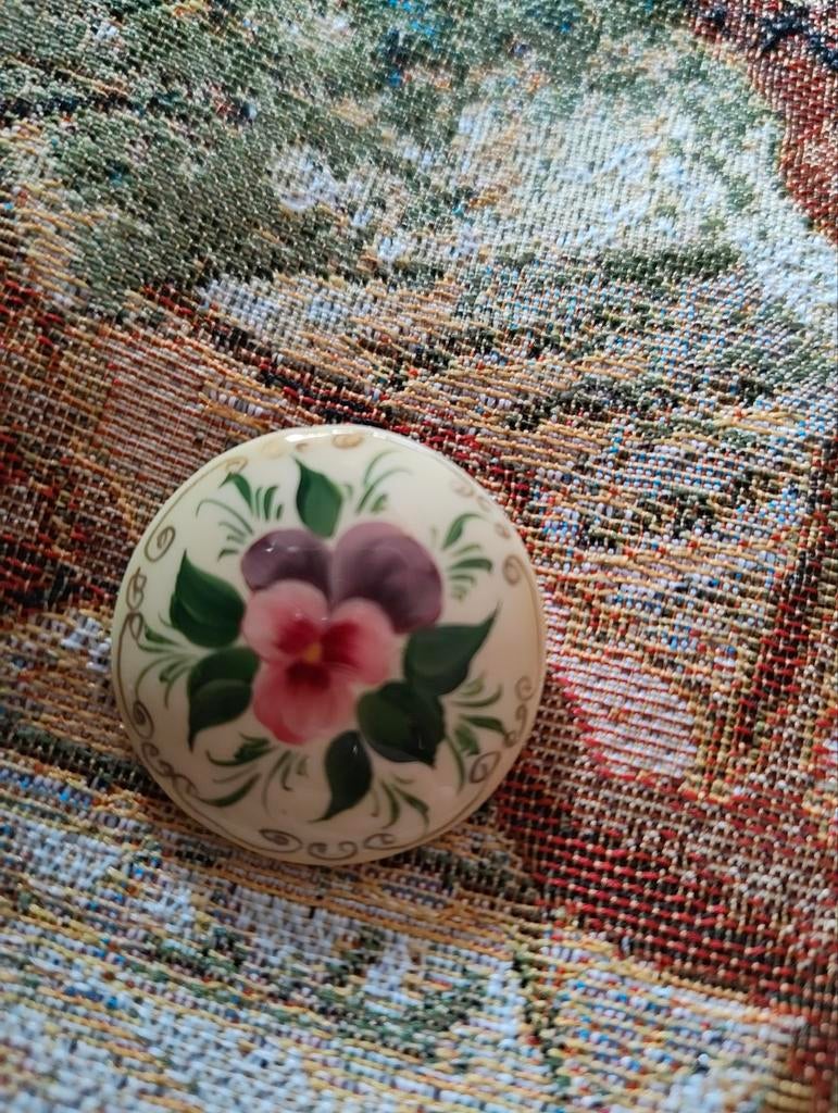 Russische lak kunst broche, Ophalen of Verzenden, Zo goed als nieuw, Zilver, Overige materialen