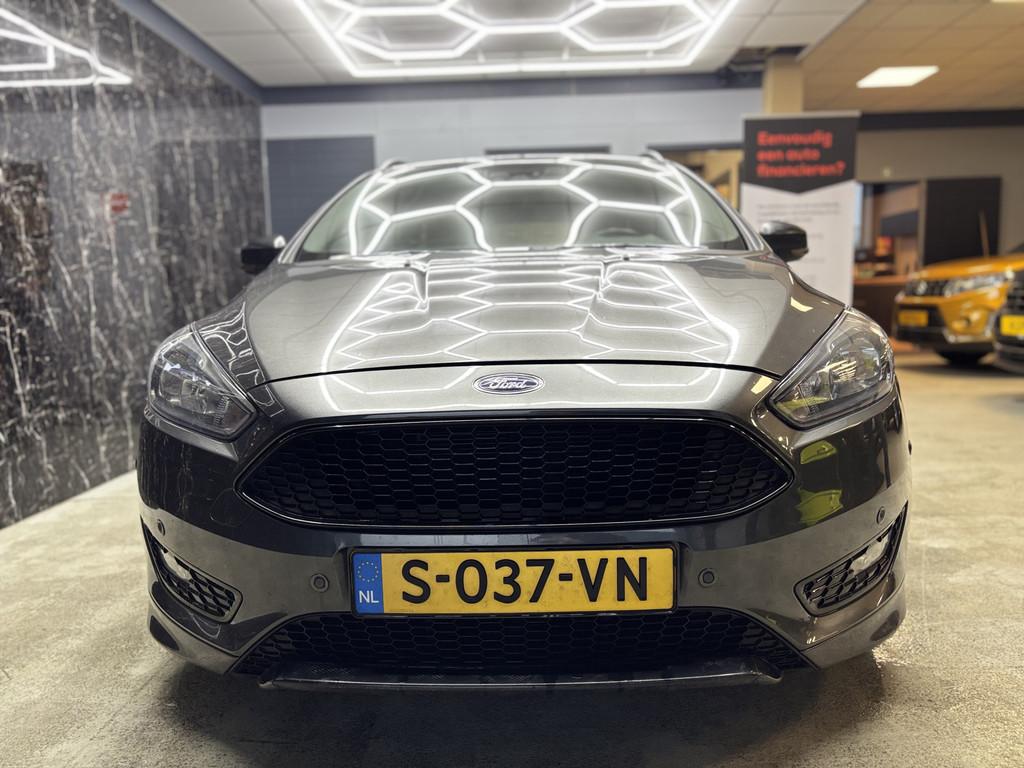 Ford Focus Wagon 1.0 Titanium st line, Gebruikt, Euro 6, Handgeschakeld, 1216 kg