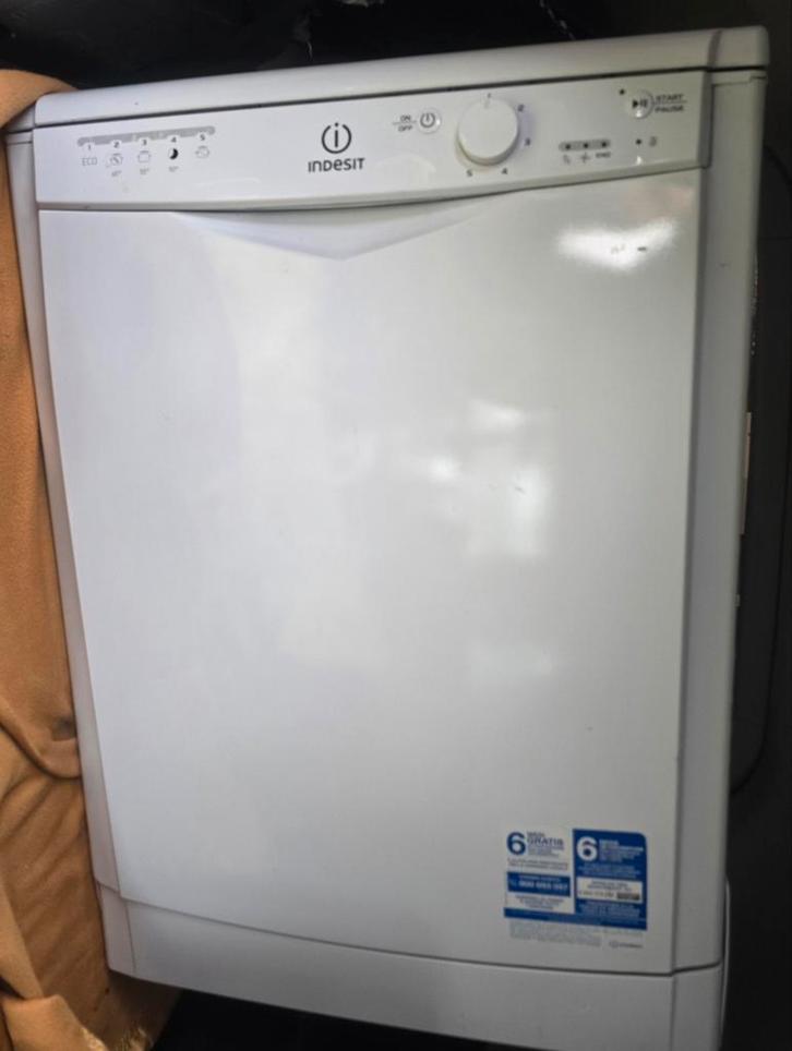 Indesit vaatwasser, Witgoed en Apparatuur, Vaatwasmachines, 85 tot 90 cm, Ophalen